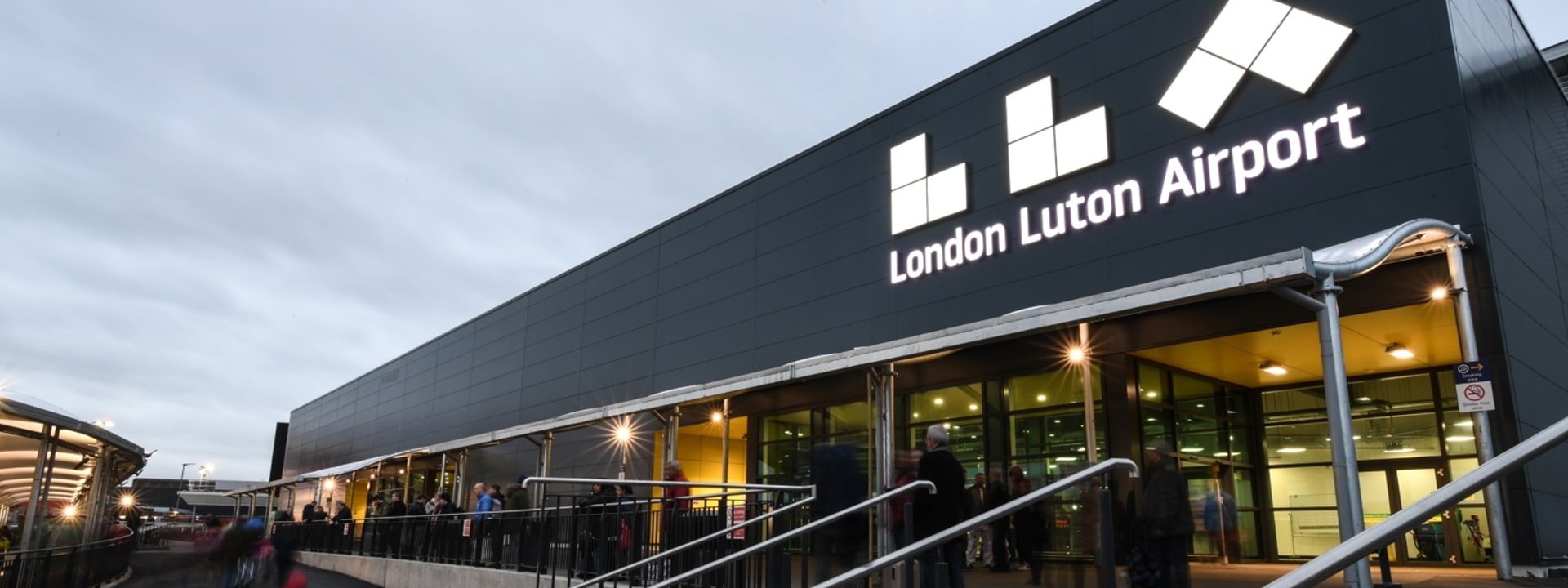 London Luton Airport Chauffeur Service outside